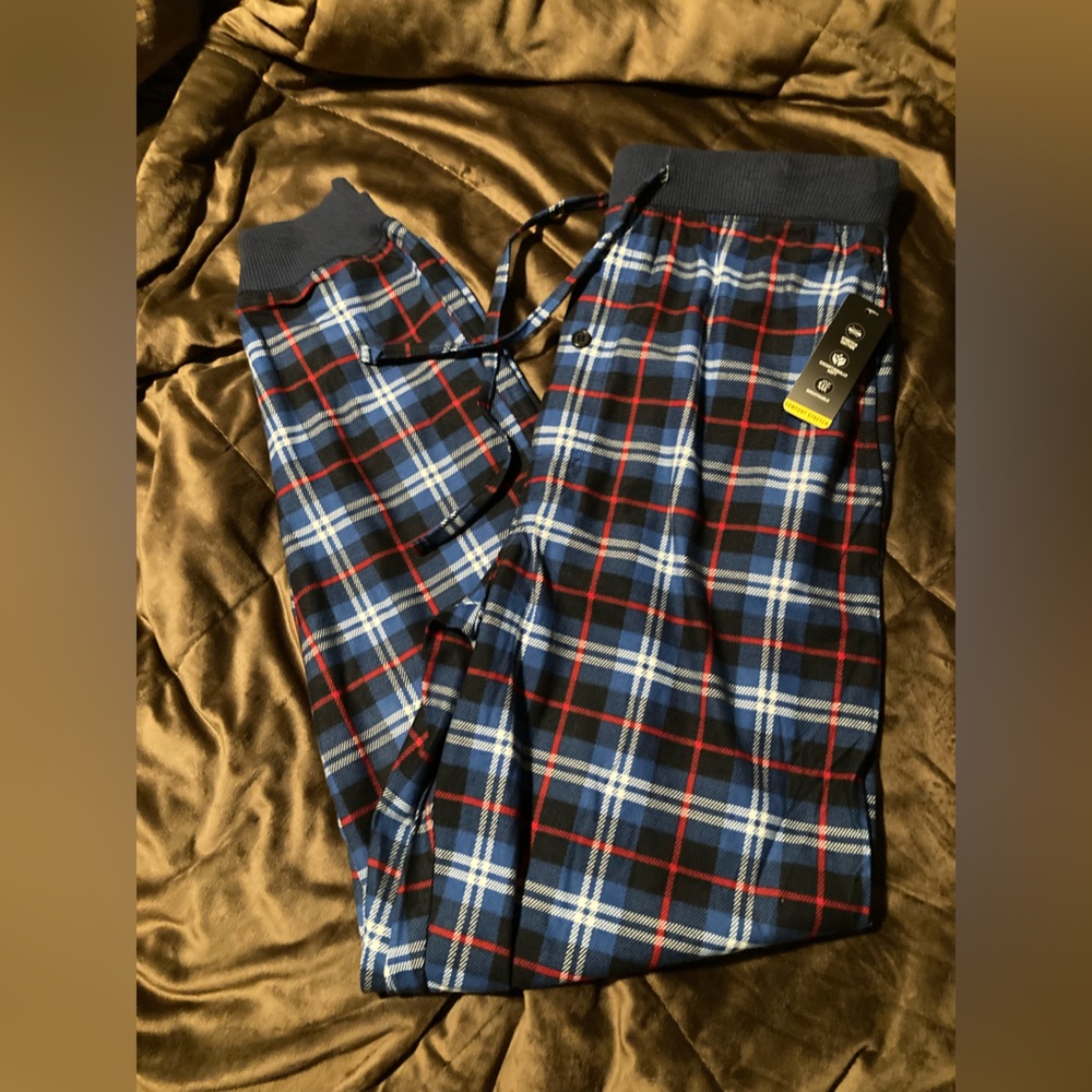 Body Glove, size large, new with tags, plaid, comfy lounge/pj pants, so soft - Picture 6 of 8